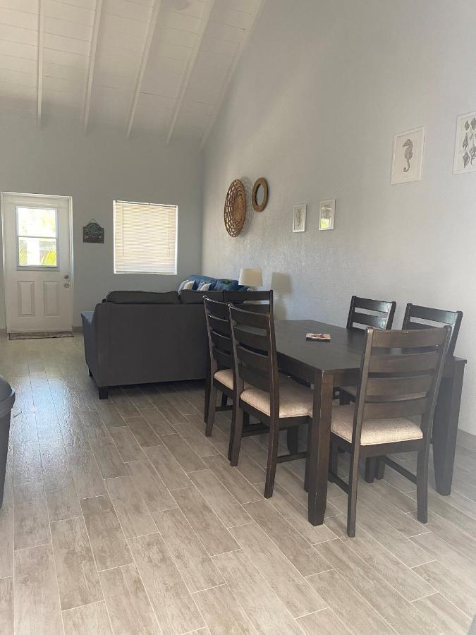 Готель Grace Bay Place Екстер'єр фото