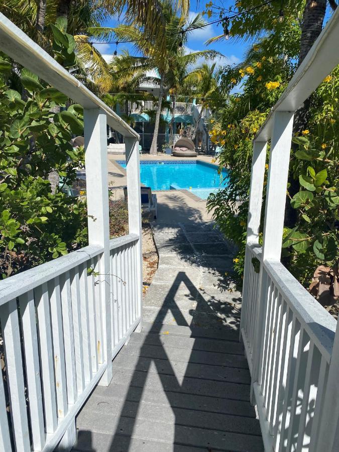 Готель Grace Bay Place Екстер'єр фото